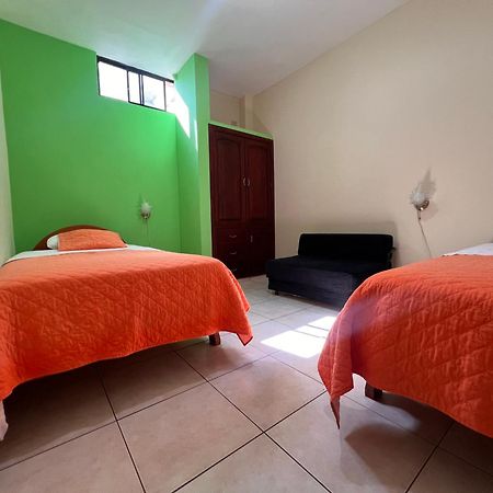 Hostal Casa Cascada Puerto Ayora  Bagian luar foto