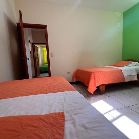 Hostal Casa Cascada Puerto Ayora  Bagian luar foto