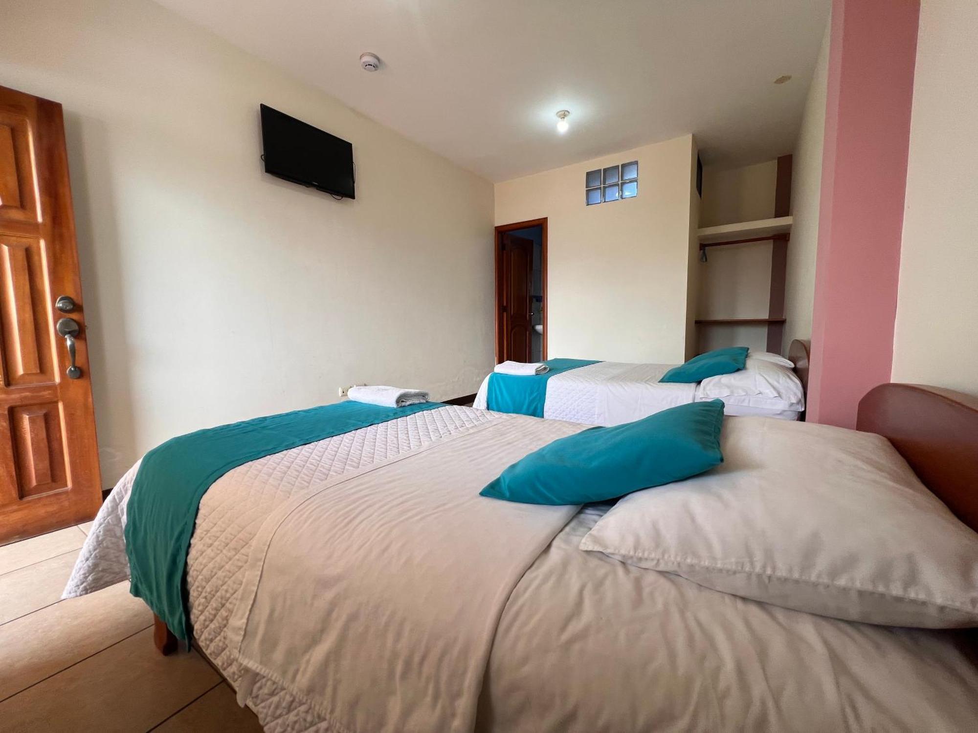 Hostal Casa Cascada Puerto Ayora  Bagian luar foto
