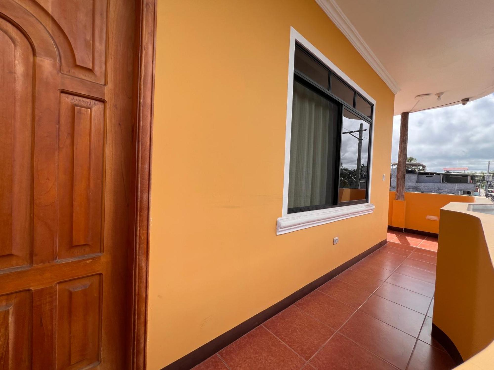 Hostal Casa Cascada Puerto Ayora  Bagian luar foto