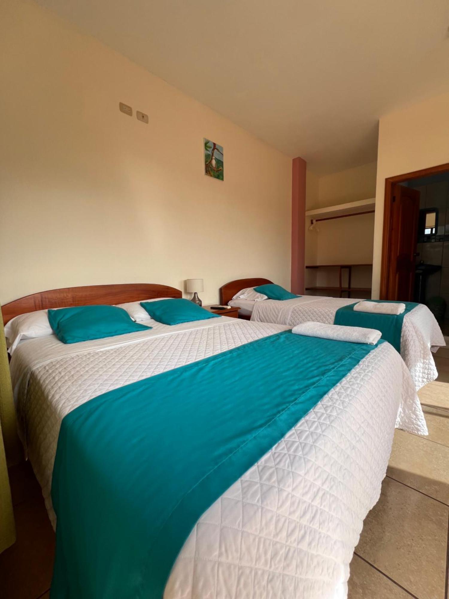 Hostal Casa Cascada Puerto Ayora  Bagian luar foto