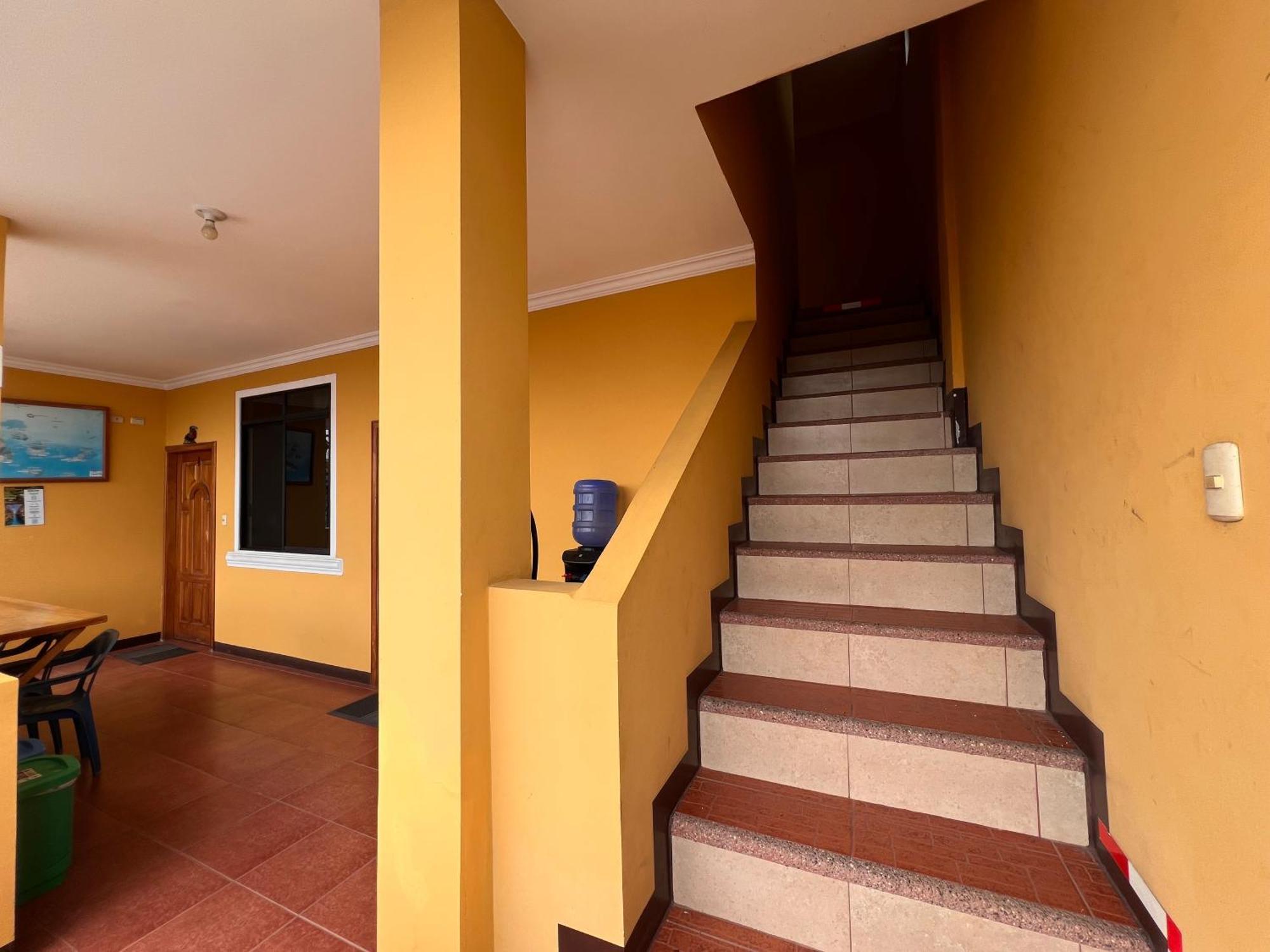 Hostal Casa Cascada Puerto Ayora  Bagian luar foto