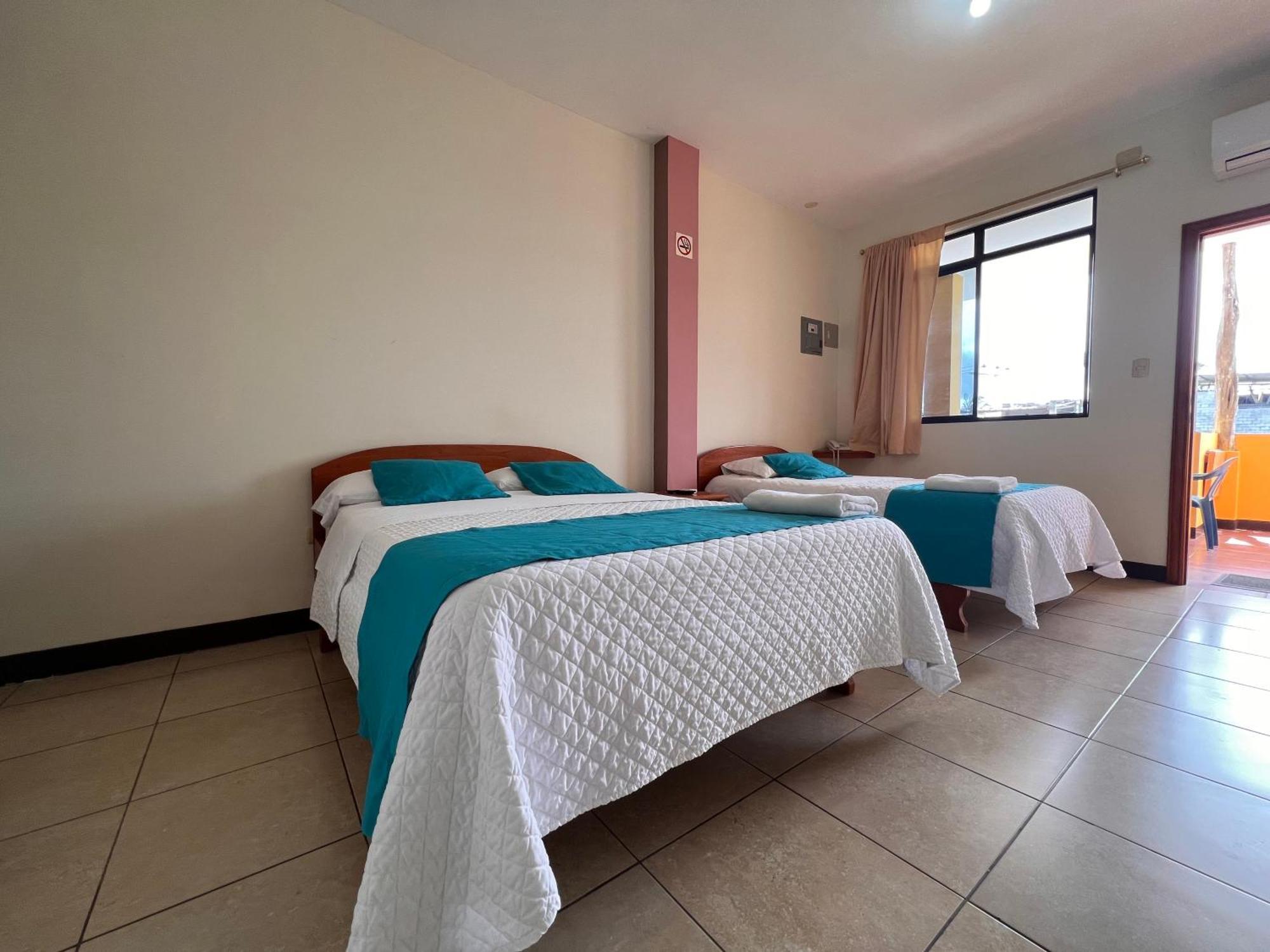 Hostal Casa Cascada Puerto Ayora  Bagian luar foto