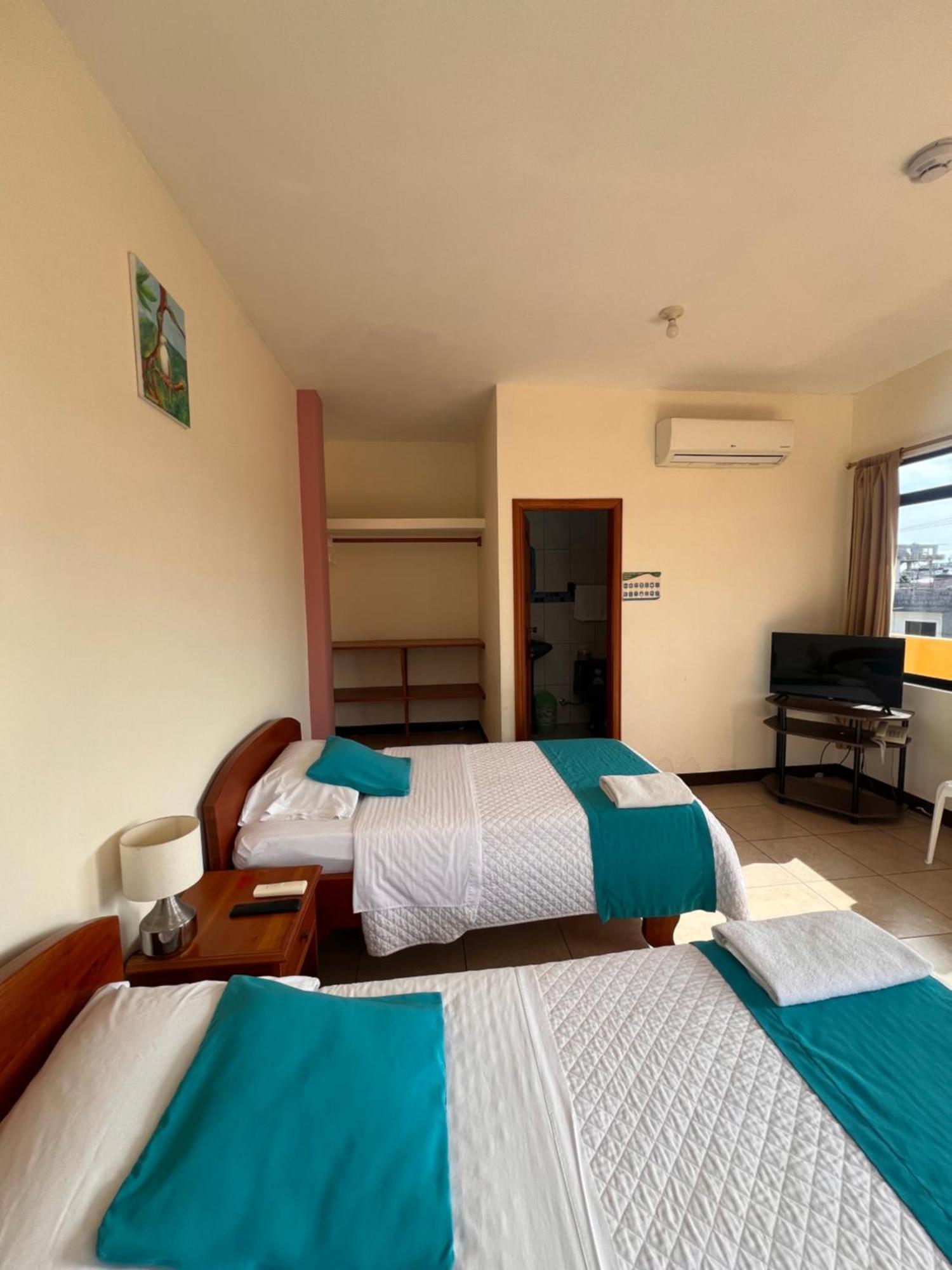 Hostal Casa Cascada Puerto Ayora  Bagian luar foto