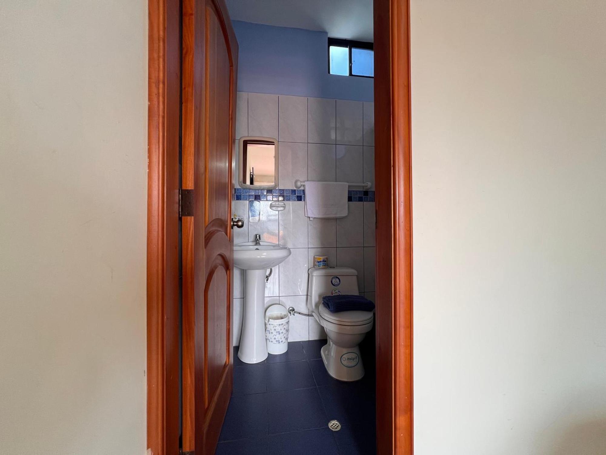 Hostal Casa Cascada Puerto Ayora  Bagian luar foto